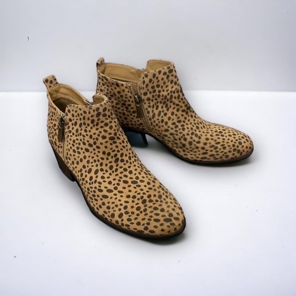Eva & Zoe Khloe Leopard Booties, Size 6.5